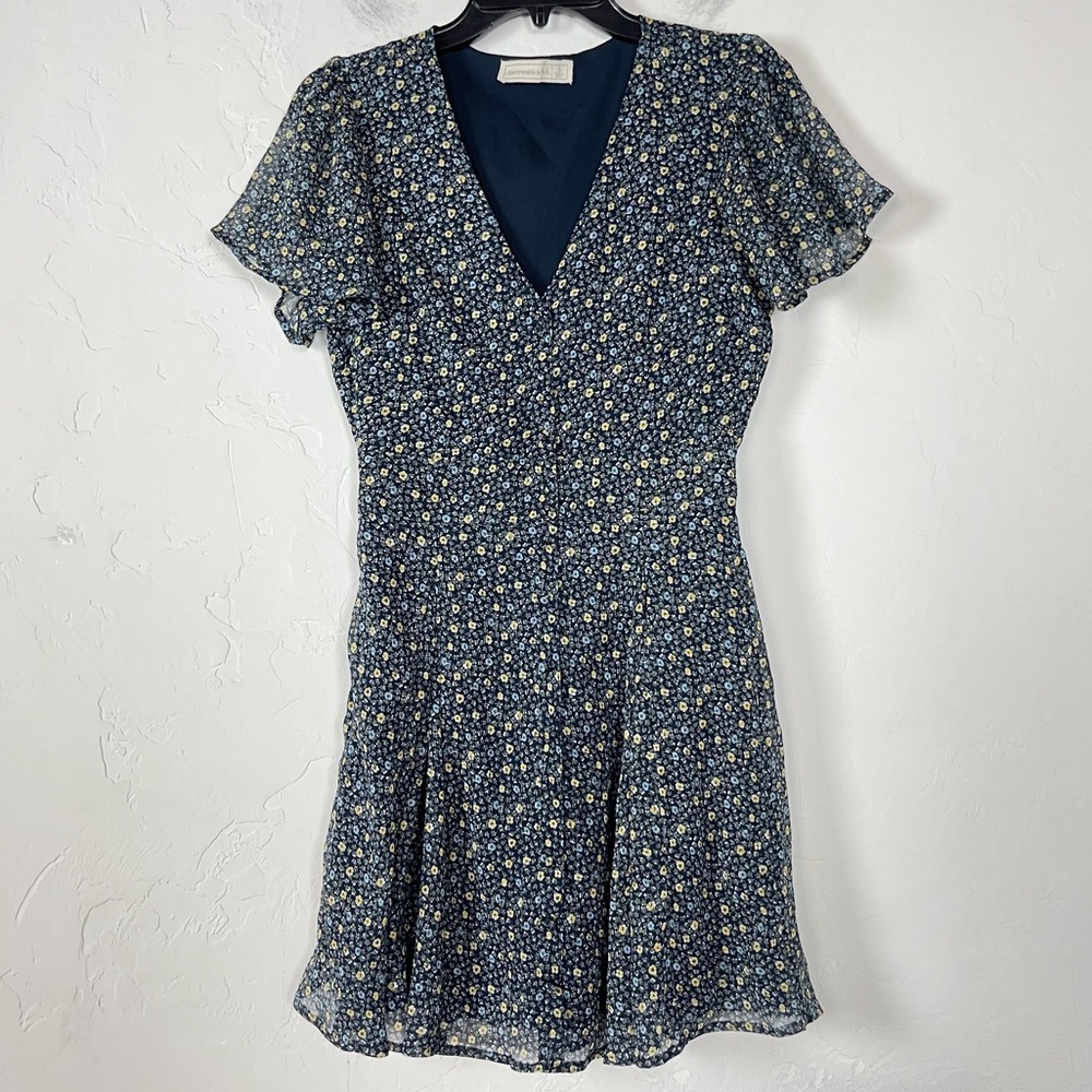 Abercrombie & Fitch Dress Lined Lightweight V‎ Neckline Ditzy Floral All Over